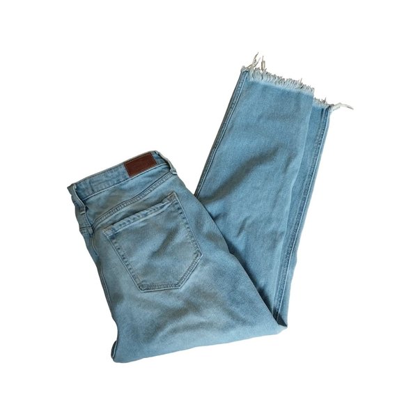 Hollister Ultra High-Rise Mom Jean Distressed Light Wash Raw Hem Sz 13R - Picture 3 of 11